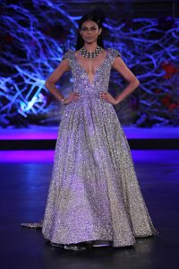 india couture week 2015, indian fashion, indian wear, bridal wear, indian brides, fashion, couture, india, traditional, tradition, glamour, drama, opulence, luxury, fashion week, couture week, pumpernickel pixie