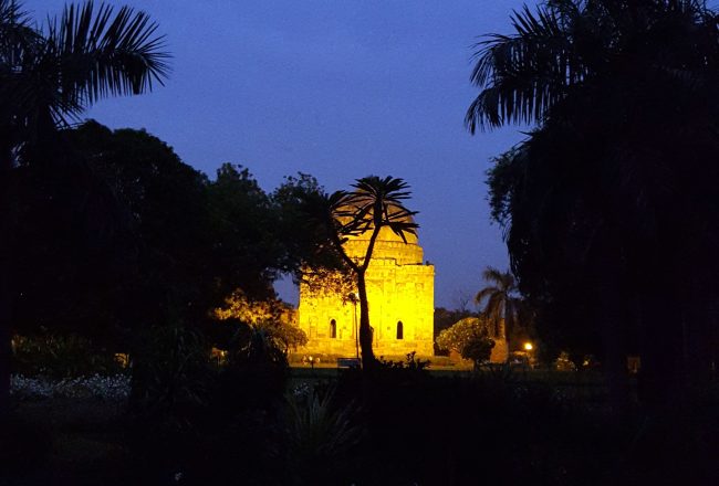 daybreak, morning, daylight, early morning, walk, garden, nature, sunrise, dawn, monuments, india, photo a week, photography, pumpernickel pixie