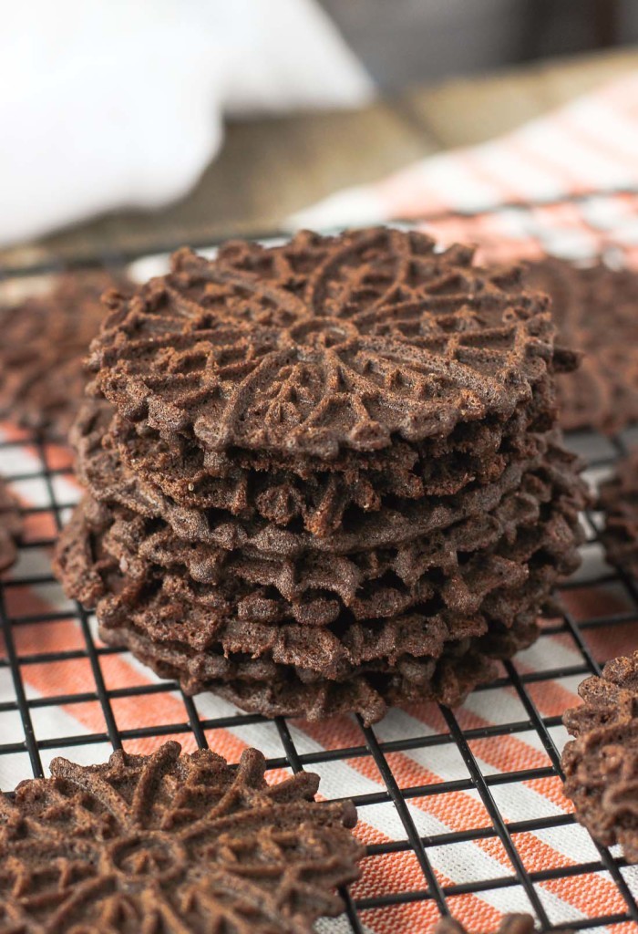 top chocolate cookie recipes, desserts, chocolate recipes, cookie recipes, chocolate chip cookies, chocolate cookies, chocolate, favorite chocolate cookie recipes, top chocolate cookie recipes, best chocolate cookie recipes, chocolate cookies round up, chocolate cookie overload, pumpernickel pixie