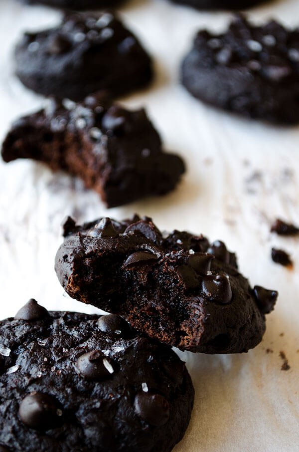 top chocolate cookie recipes, desserts, chocolate recipes, cookie recipes, chocolate chip cookies, chocolate cookies, chocolate, favorite chocolate cookie recipes, top chocolate cookie recipes, best chocolate cookie recipes, chocolate cookies round up, chocolate cookie overload, pumpernickel pixie