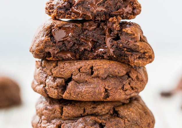 top chocolate cookie recipes, desserts, chocolate recipes, cookie recipes, chocolate chip cookies, chocolate cookies, chocolate, favorite chocolate cookie recipes, top chocolate cookie recipes, best chocolate cookie recipes, chocolate cookies round up, chocolate cookie overload, pumpernickel pixie